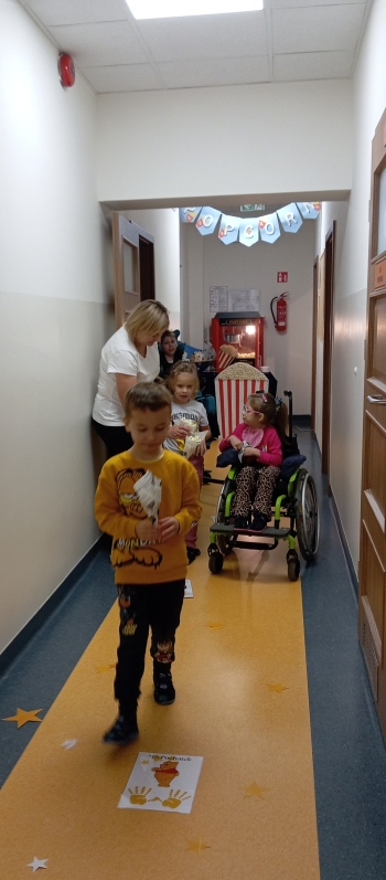 Screenshot_2025-10-27-12-15-33-479_com.miui.gallery