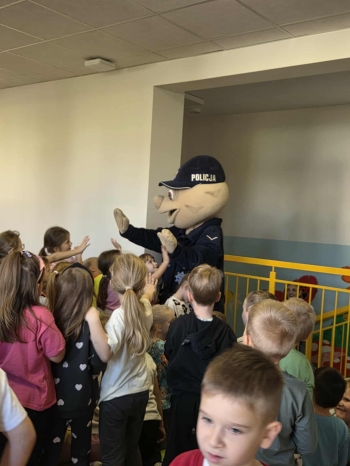 24e461f0-df56-4309-95a6-d33e295cd10a