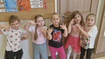 motion_photo_3159893456203919780