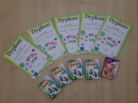 Dyplomy i upominki za udział w konkursie oraz obchody Dnia Kropki
