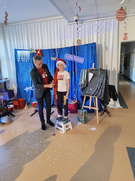 Spotkanie z Piotrem Szumnym-pokaz magii i iluzji