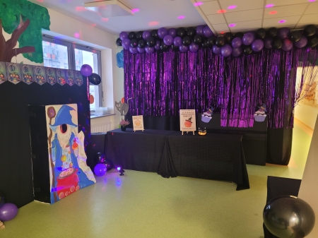 Stowarzyszenie ''Krok po Kroku'' -sprzedaż babeczek andrzejkowych z wróżbą