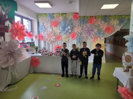 Wiosenne babeczki - Wspieramy Stowarzyszenie Krok po Kroku 